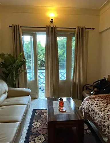 Lovely 1 Bedroom Hall Apt At Koregaon Park